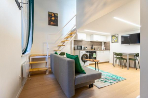 Cute gallery flat in Budapest, Spring